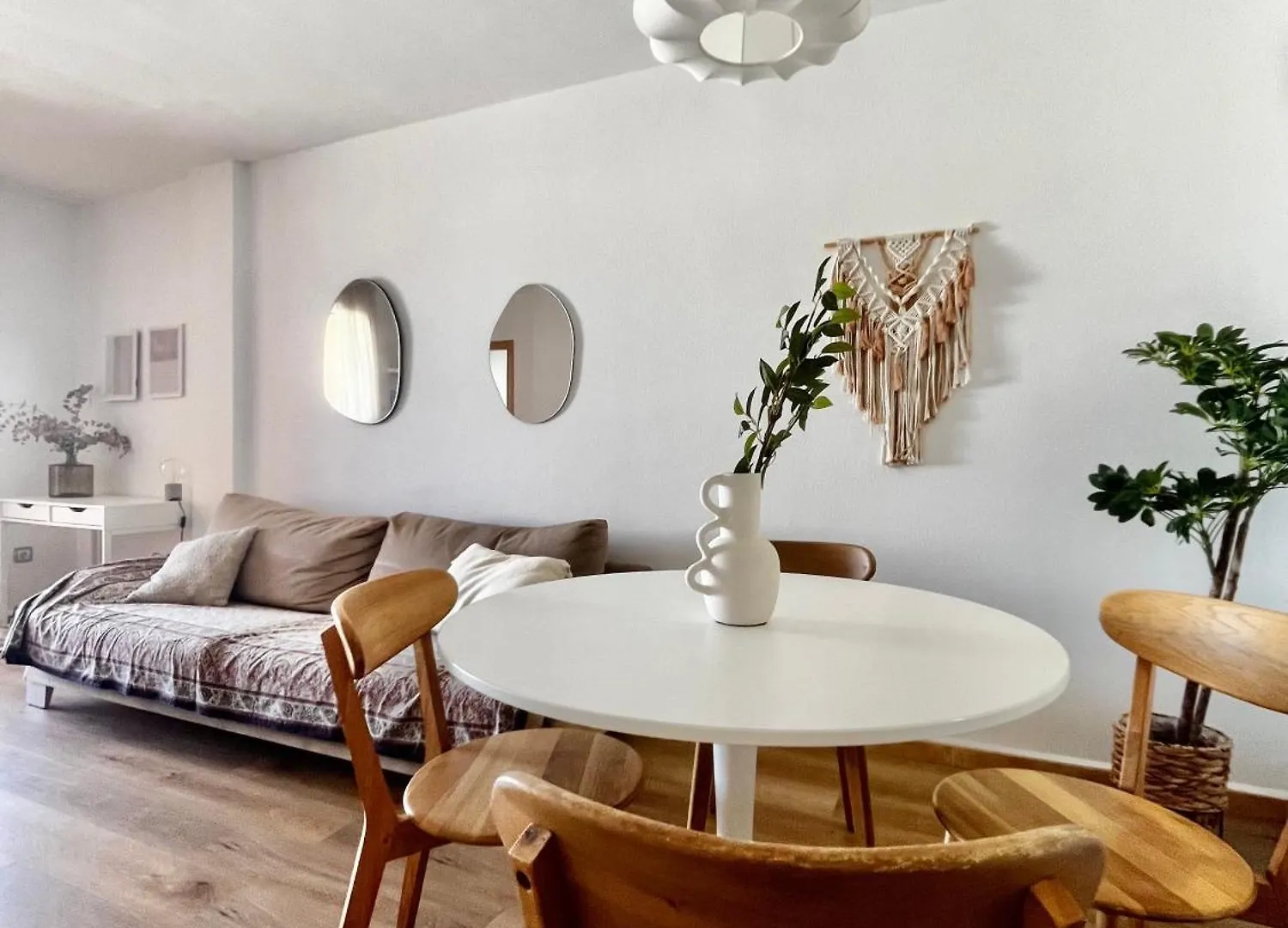 Apartamento Acogedor Con Vistas contacts